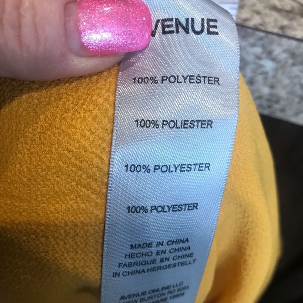 NWT Avenue size 26/28 yellow blouse with cut out sleeve - Picture 9 of 12